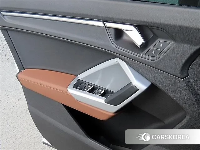 Audi Q3 (F3) 2023 Белый из Кореи, фото 2