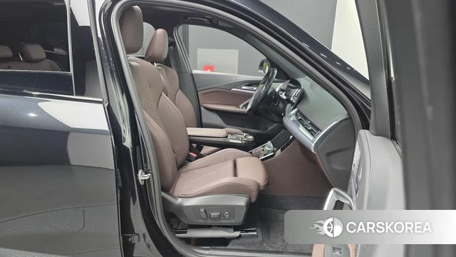 BMW X1 (U11) 2025 Черный из Кореи, фото 2