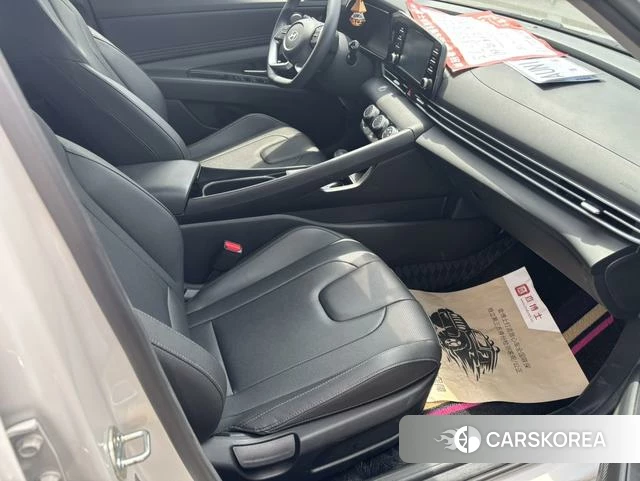 Hyundai Elantra 2024 Белый из Китая, фото 2