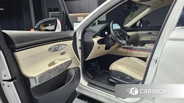 Genesis GV70 2022 Белый из Кореи, фото 2