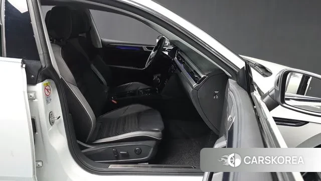 Volkswagen Arteon 2023 Белый из Кореи, фото 2