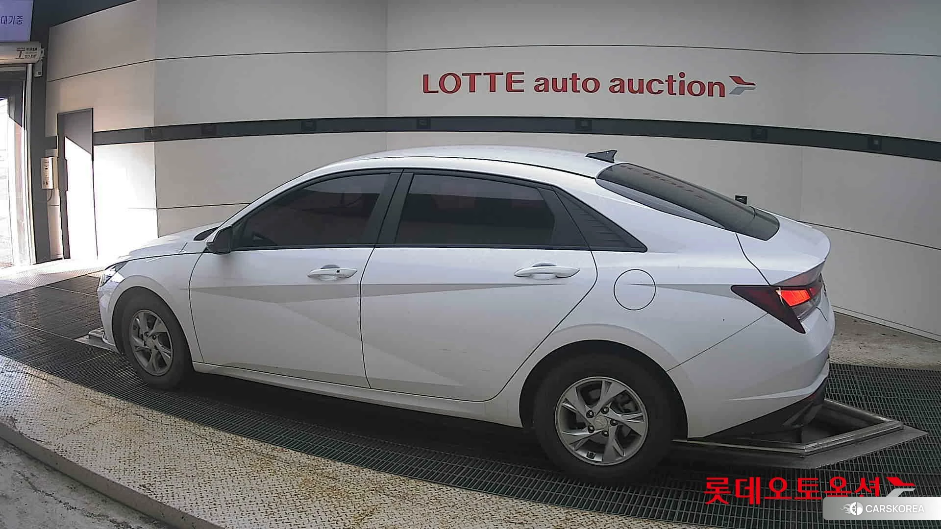 Hyundai Avante 2021 Polar White из Кореи, фото 2