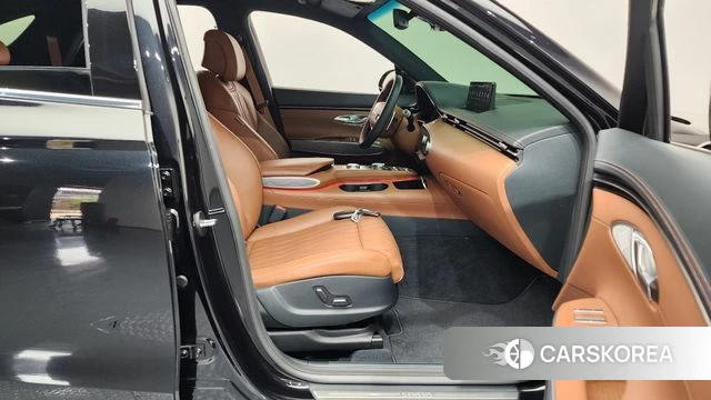 Genesis GV70 2022 Черный из Кореи, фото 2