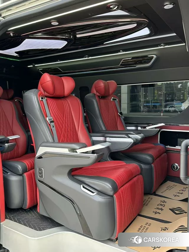 Toyota Hiace 2023 Белый из Китая, фото 2