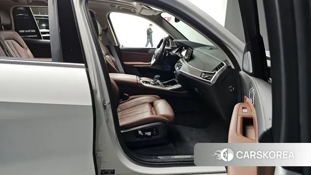 BMW X7 (G07) 2022 Белый из Кореи, фото 2