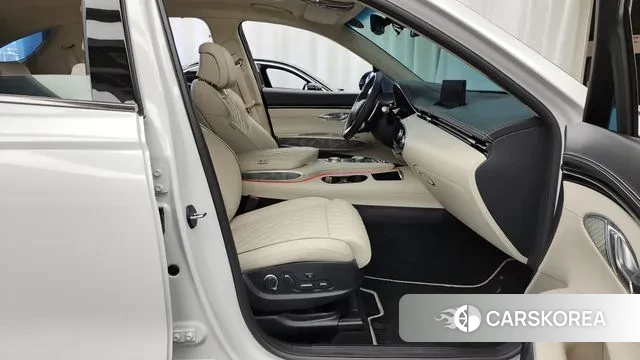 Genesis GV70 2022 Белый из Кореи, фото 2