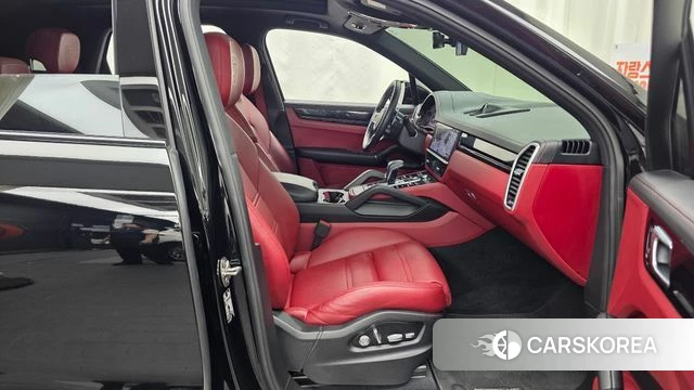 Porsche Cayenne (PO536) 2019 Черный из Кореи, фото 2
