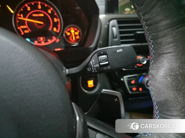 BMW 3 Series (F30) 2018 Белый из Кореи, фото 2