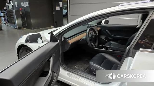 Tesla Model 3 2020 Белый из Кореи, фото 2