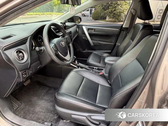 Toyota Corolla dual engine E+ 2022 Серебристо-серый из Китая, фото 2