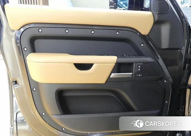 Land Rover Defender (L663) 2025 Серый из Кореи, фото 2