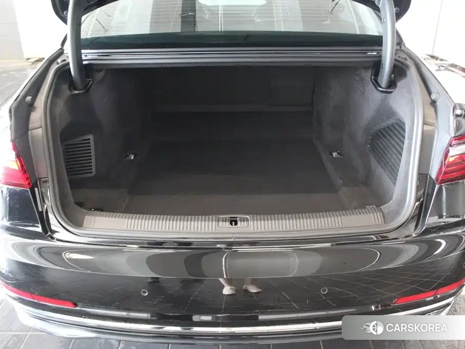 Audi A8 2024 Черный из Китая, фото 2