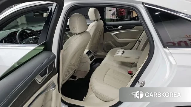 Audi A6 (C8) 2021 Белый из Кореи, фото 2