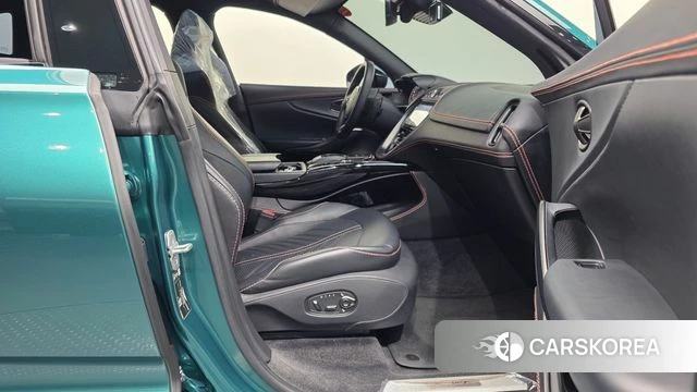 Aston Martin DBX 2023 Зеленый из Кореи, фото 2