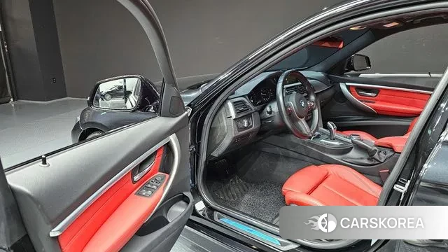 BMW 3 Series (F30) 2018 Черный из Кореи, фото 2