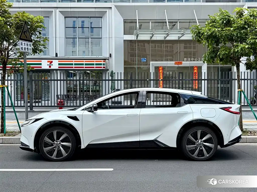 Toyota bZ5 2026 Белый из Китая, фото 2