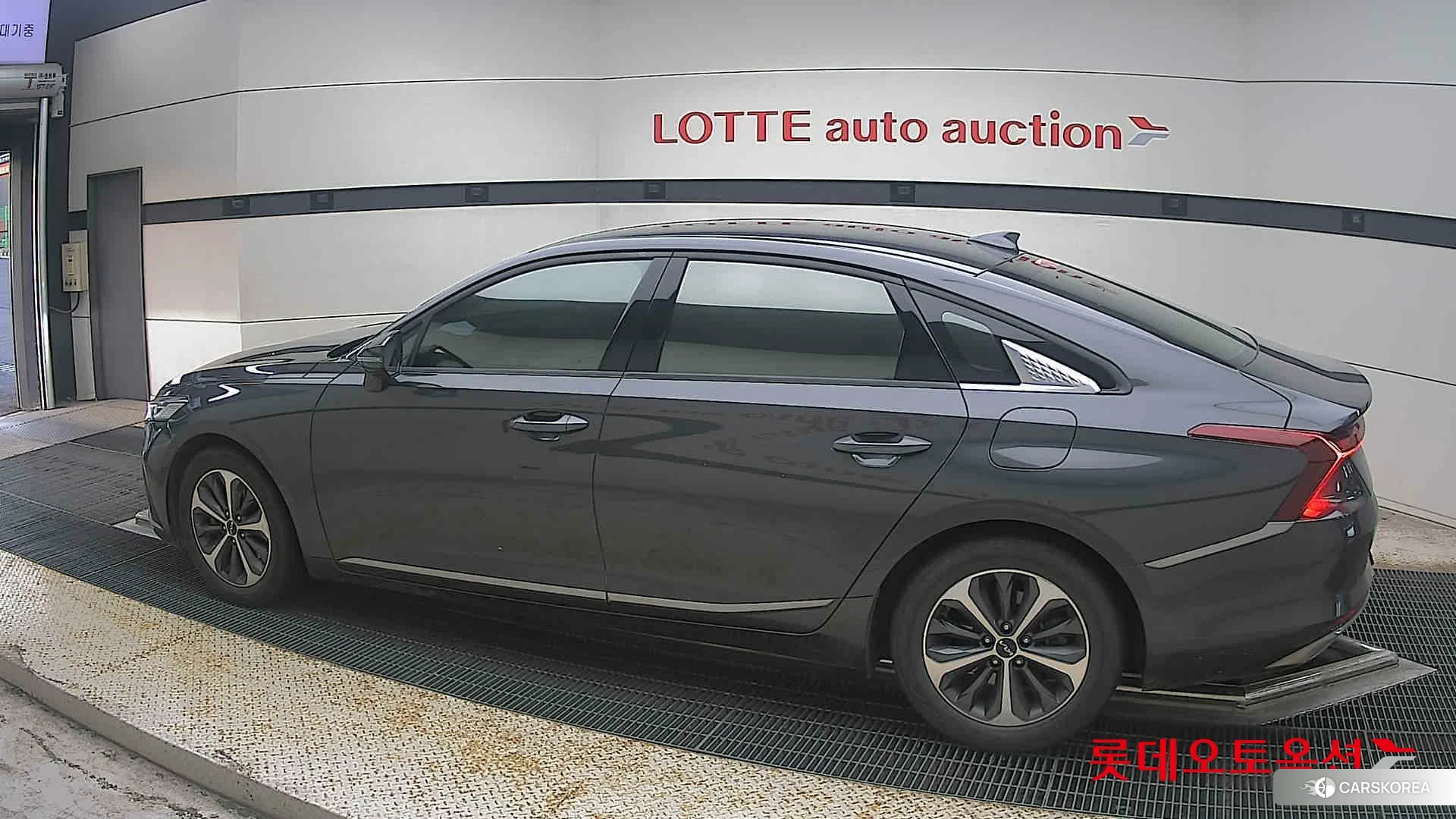 Kia K8 Hybrid 2023 Interstellagray из Кореи, фото 2