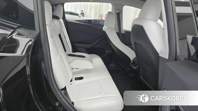 Tesla Model Y 2023 Черный из Кореи, фото 2