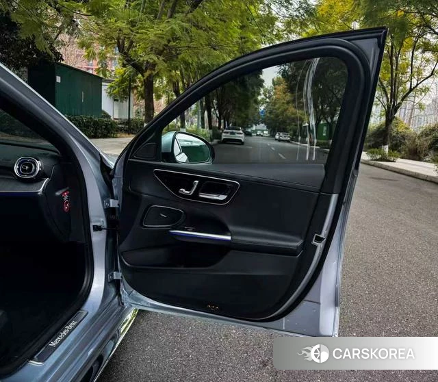 Mercedes-Benz Class C 2023 Серебристо-серый из Китая, фото 2