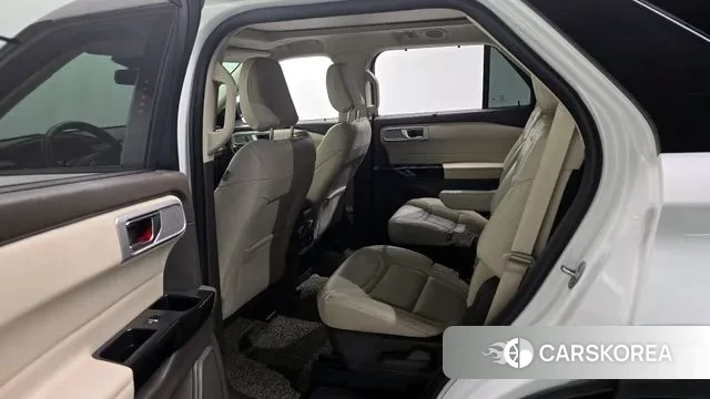 Ford Explorer 6th Generation 2021 Белый из Кореи, фото 2