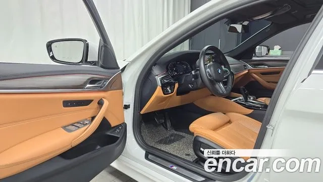 BMW 5 Series (G30) 2020 Белый из Кореи, фото 2