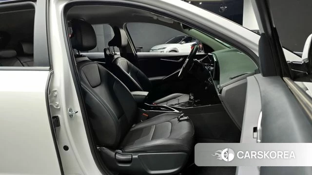 Kia Di Ol Nu Niro 2022 Белый из Кореи, фото 2