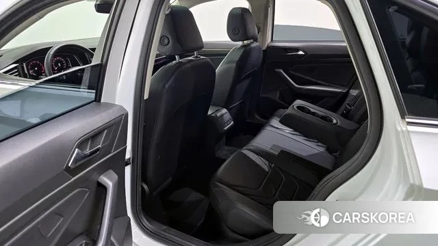 Volkswagen 7th Generation of Jetta 2021 Белый из Кореи, фото 2