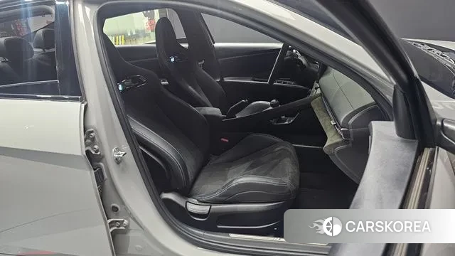 Hyundai Avante (CN7) 2023 Серебристо-серый из Кореи, фото 2