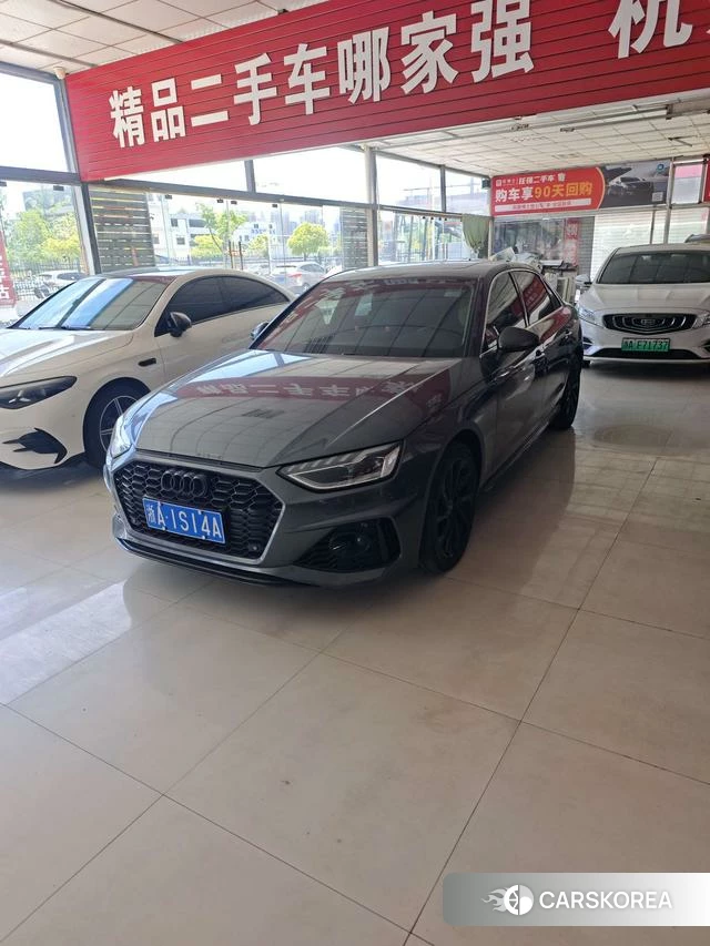Audi A4L 2022 Темно-серый из Китая, фото 2