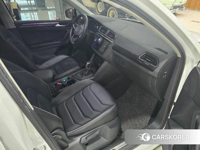 Volkswagen Tiguan second Generation 2022 Белый из Кореи, фото 2