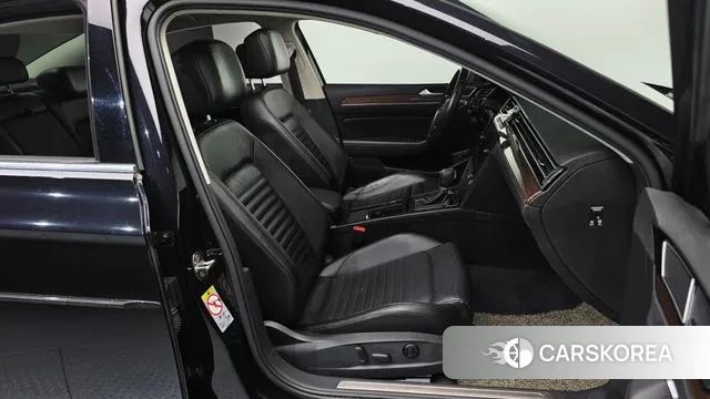 Volkswagen Passat GT (B8) 2018 Черный из Кореи, фото 2