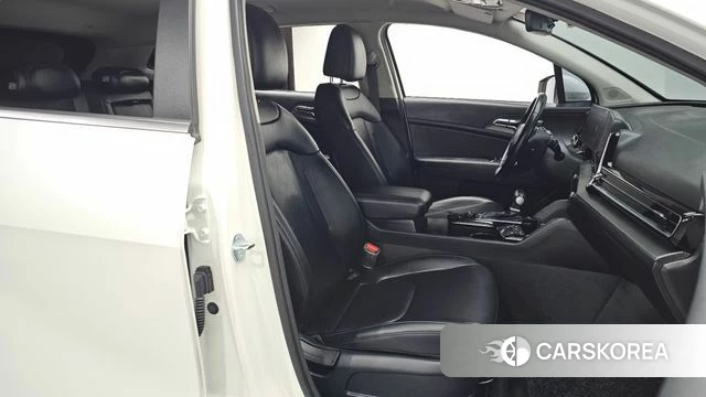 Kia Sportage 5th Generation 2023 Белый из Кореи, фото 2