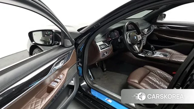 BMW 7 Series (G11) 2021 Черный из Кореи, фото 2