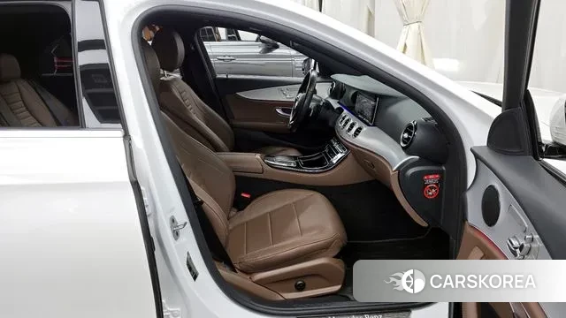 Mercedes-Benz E-Class W213 2020 Белый из Кореи, фото 2