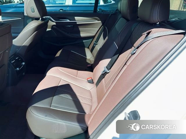 BMW 5 series 2022 Белый из Китая, фото 2
