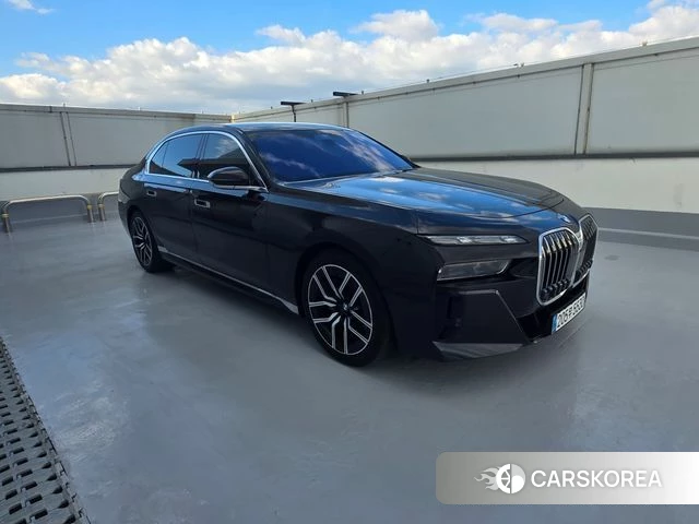 BMW 7 Series (G70) 2026 Черный из Кореи, фото 2