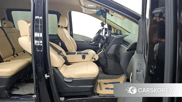 Hyundai Staria 2022 Черный из Кореи, фото 2