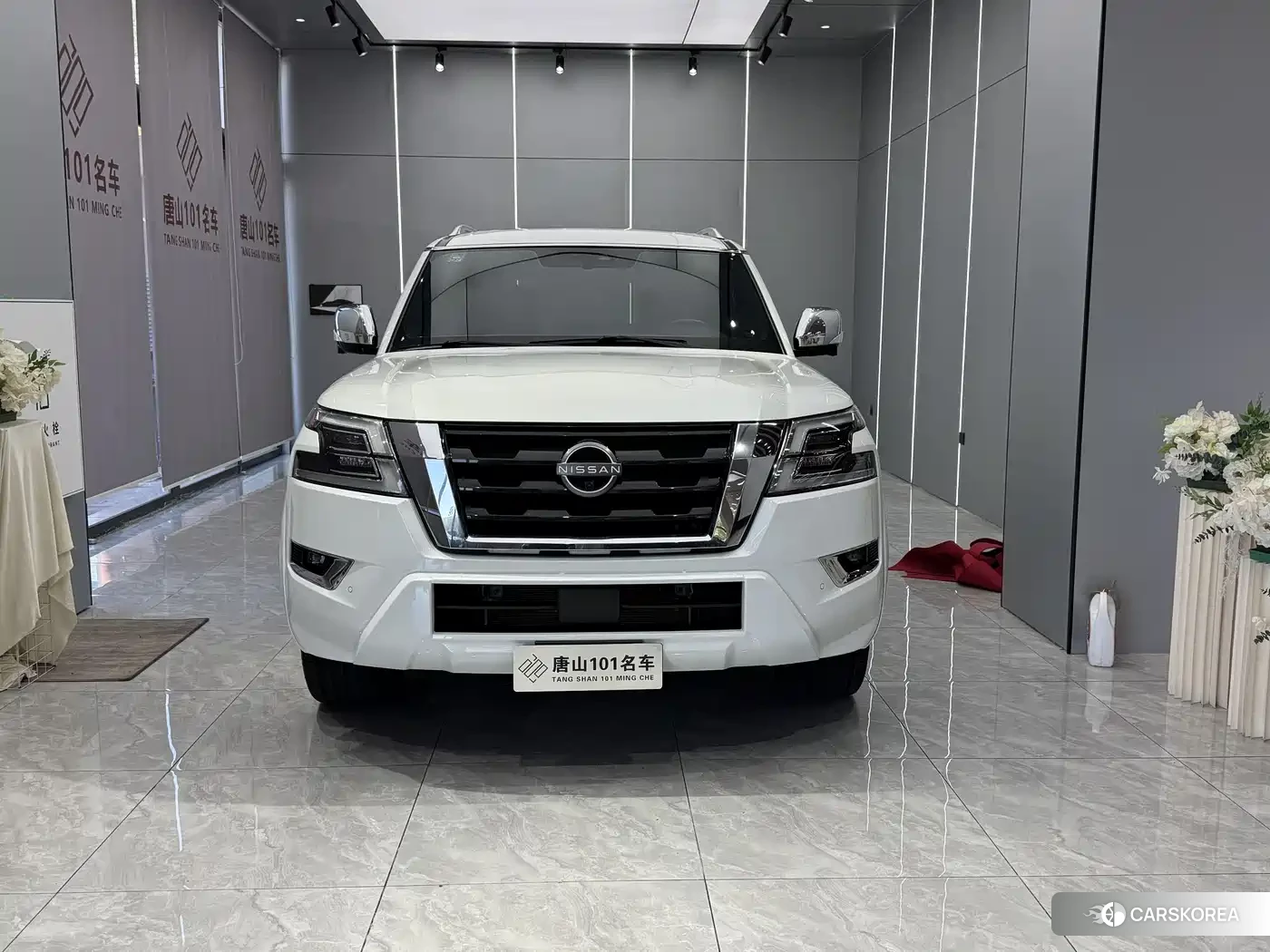 Nissan Patrol 2022 Белый из Китая, фото 2