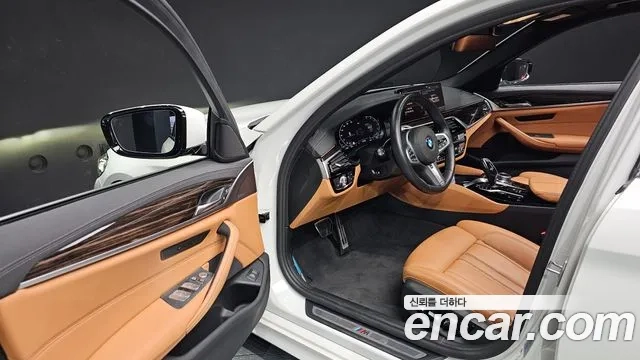 BMW 5 Series (G30) 2021 Белый из Кореи, фото 2