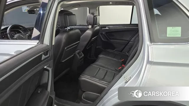 Volkswagen Tiguan second Generation 2020 Серебряный из Кореи, фото 2