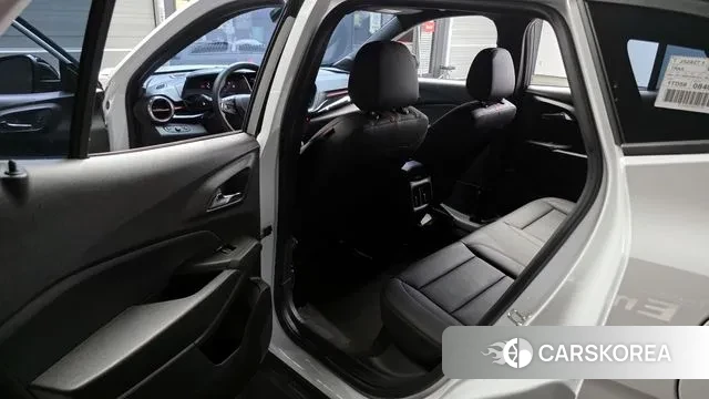 Chevrolet (GM Daewoo) Trax Crossover 2023 Белый из Кореи, фото 2