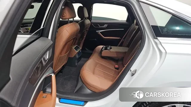 Audi A6 (C8) 2023 Белый из Кореи, фото 2