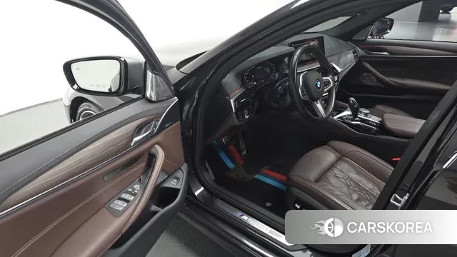 BMW 5 Series (G30) 2021 Серый из Кореи, фото 2