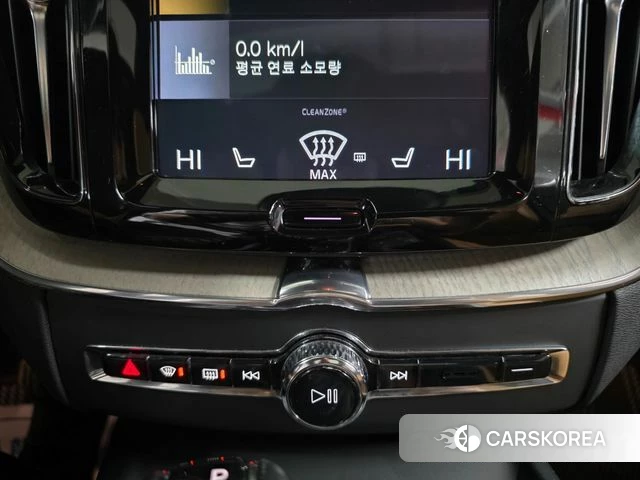 Volvo XC60 second Generation 2020 Белый из Кореи, фото 2