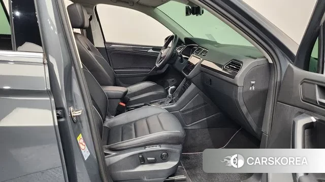 Volkswagen Tiguan second Generation 2022 Серый из Кореи, фото 2