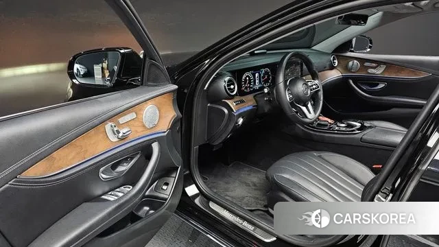 Mercedes-Benz E-Class W213 2020 Черный из Кореи, фото 2