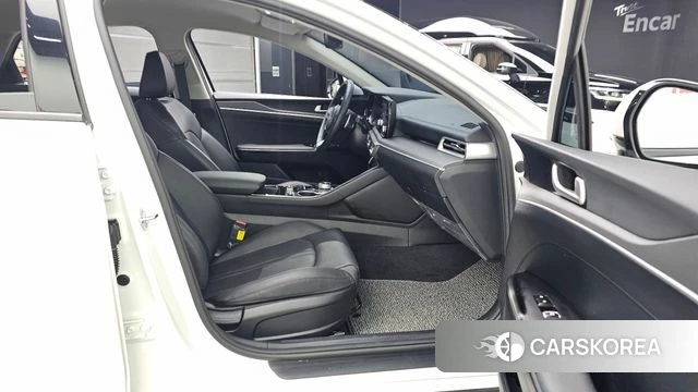 Kia K5 3rd generation 2023 Белый из Кореи, фото 2