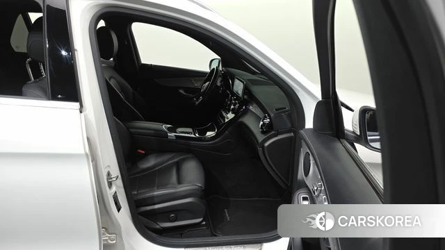 Mercedes-Benz GLC-Class X253 2021 Белый из Кореи, фото 2