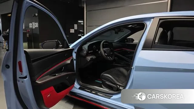 Hyundai Avante (CN7) 2022 Светло-серебряный цвет из Кореи, фото 2