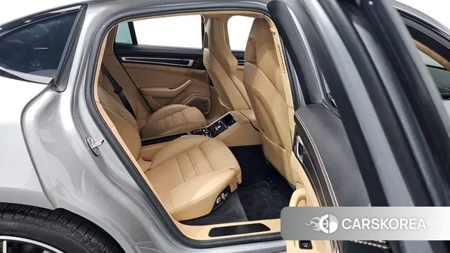 Porsche Panamera (971) 2020 Серебристо-серый из Кореи, фото 2